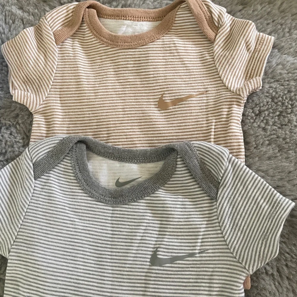 Nike Green and Teal Baby Bib Set Bodysuits Hats with Logo
